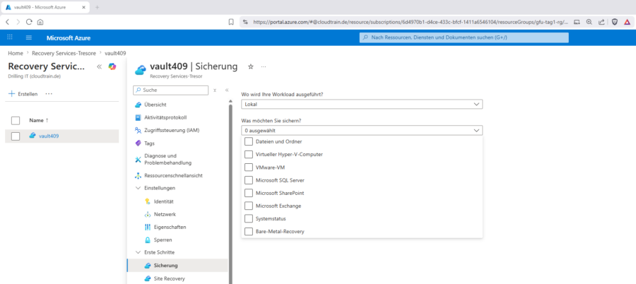 Der Recovery Services Vault (RSV) ist gleichzeitig Sicherungsdienst und Speicher-Backend und unterstützt Azure-VMs, lokale VMs (Hyper-V UDN VMware), SQL-Datenbanken und Azure Files.